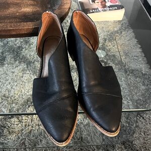 Black flat cutout shoe